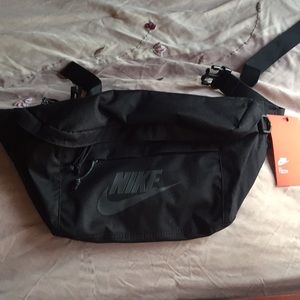 Nike Tech Hip Pack